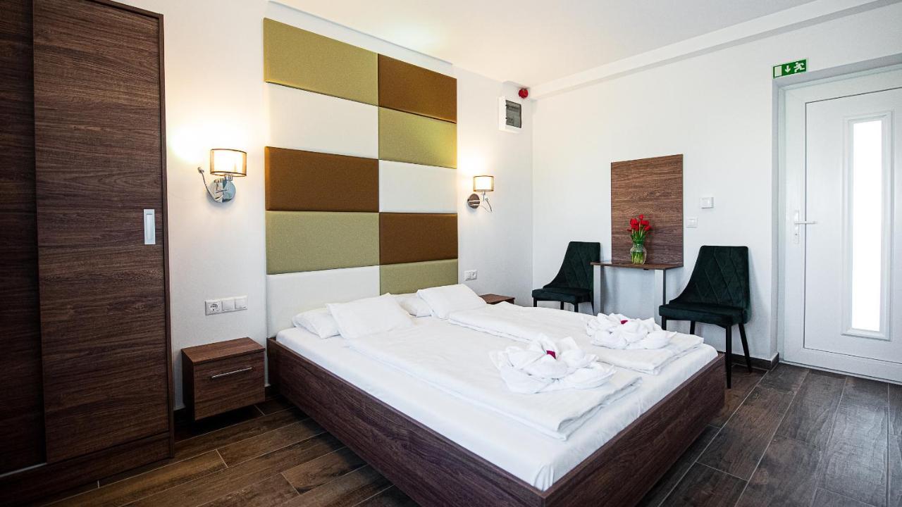 Aranyszarvas Panzio, Etterem Es Grillterasz Apartment Exterior photo